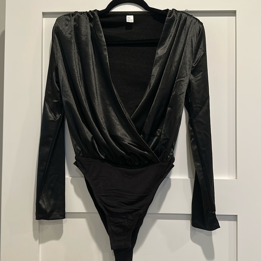 Satin V-neck long sleeve bodysuit